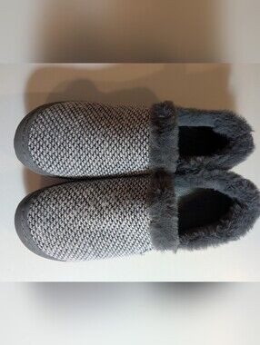 JBU Woman's 7.5 Willow Knit Cozy Gray Faux-Fur Lined Shoes